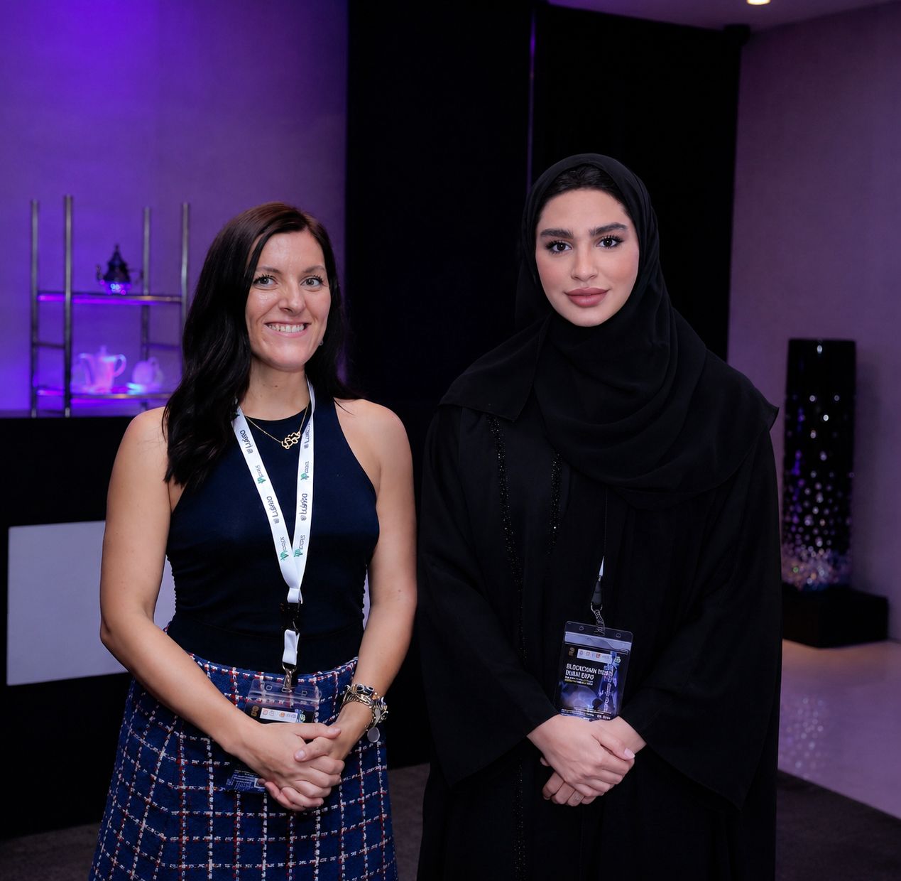 Jeenat Health meeting a partner at a UAE healthcare expo